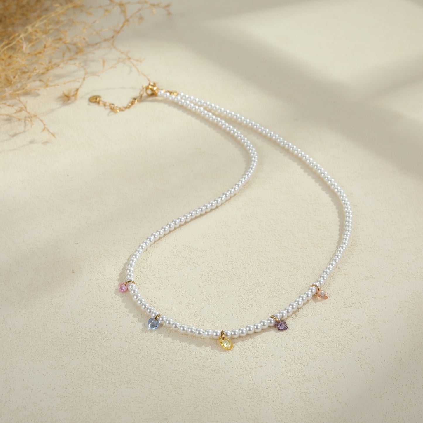 Fashionable Office-Style Geometric Pearl Pendant Necklace in Stainless Steel with Rhinestone Accents and Plated Finish for Women