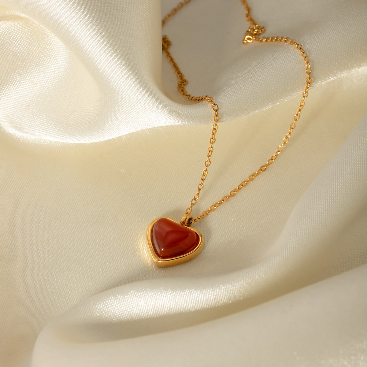 Instagram Style 18K Gold Plated Stainless Steel Heart Pendant Necklace with Red Agate Inlay