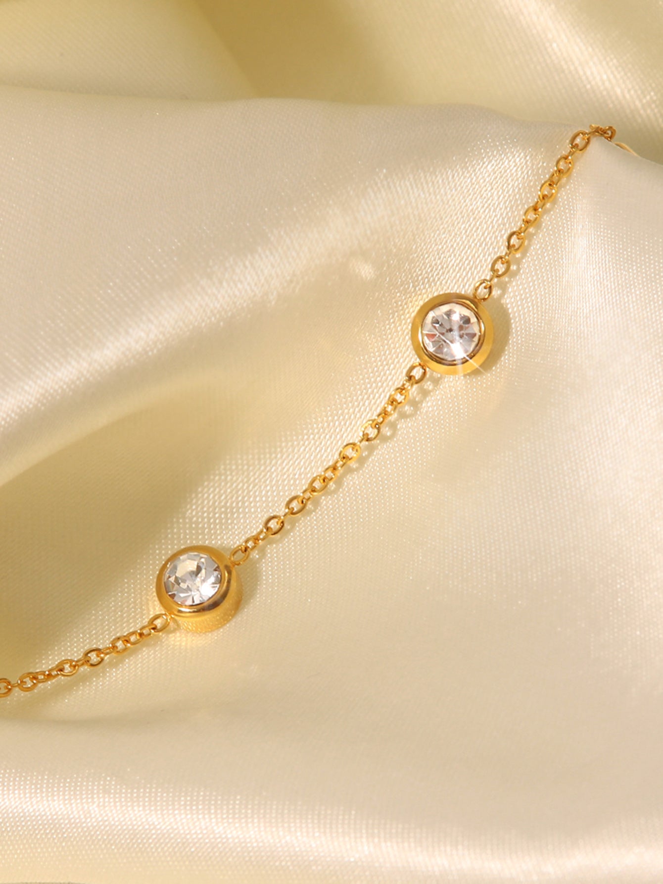 Minimalist Round Geometric Stainless Steel Bracelet with 18K Gold Plating and Zircon Accents for Women