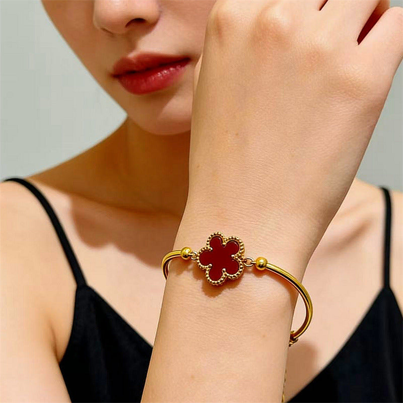 Luxury Elegant Gold Plated Floral Titanium Steel Bracelet for Women and Men