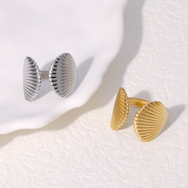 Anello aperto personalizzato a forma di conchiglia in acciaio inossidabile con placcatura in oro 18 carati da donna