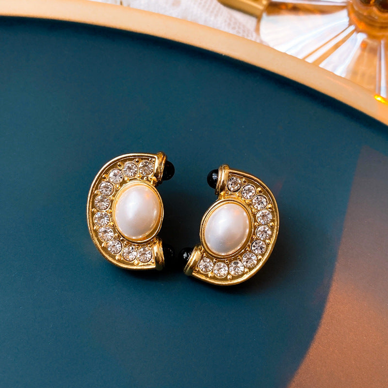 Orecchini a perno con perla geometrica vintage di lusso in rame placcato con perni in acciaio per donna