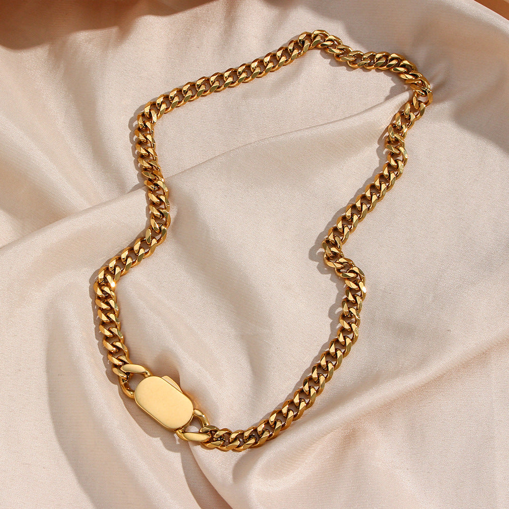 Fashionable Geometric Oval Stainless Steel Pendant Necklace for Women with Polished Finish and Cuban Chain