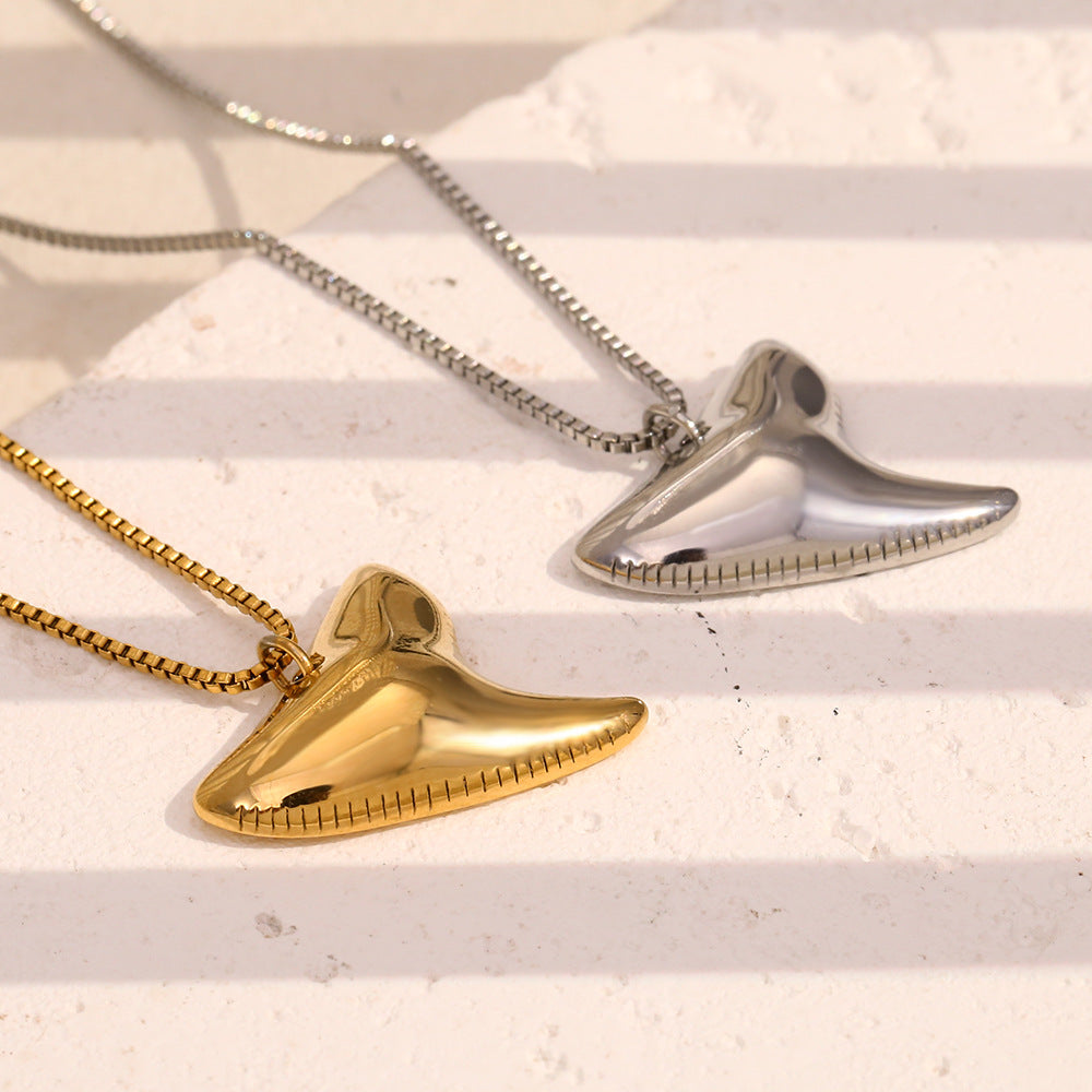 Collar con colgante de manta raya geométrica de acero inoxidable con baño de oro de 18 quilates para mujer