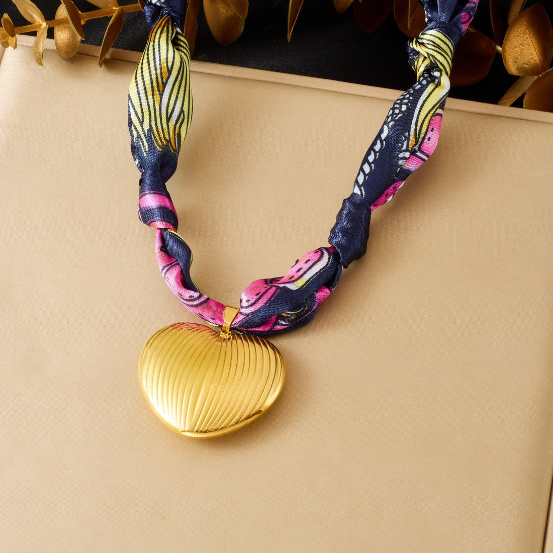 Vintage Elegant Gold Plated Drip Oil Square Floral Leopard Print Stainless Steel Pendant Necklace for Women