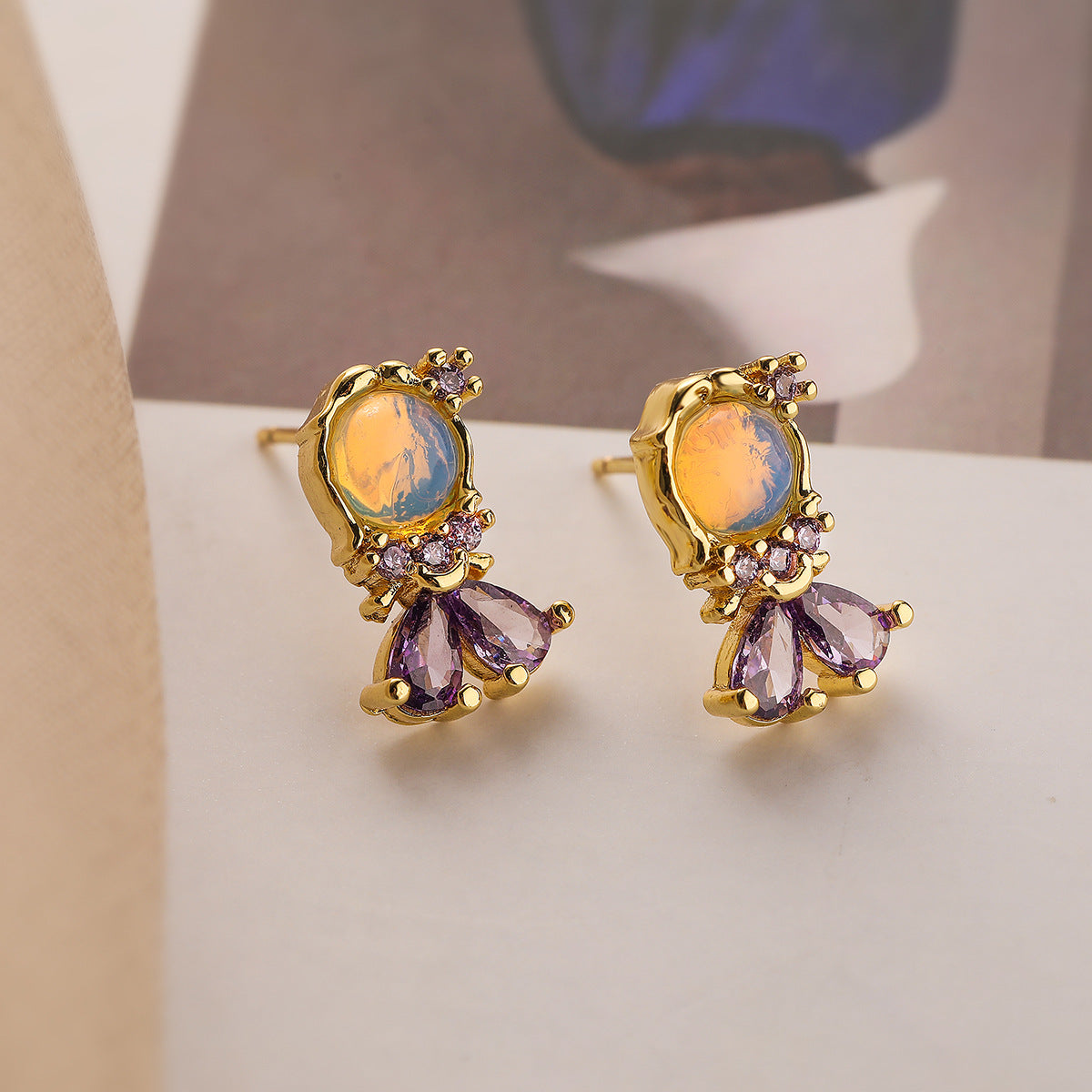 Orecchini Minimalisti Geometrici in Rame con Placcatura in Oro 18K e Zirconia Cubica da Donna