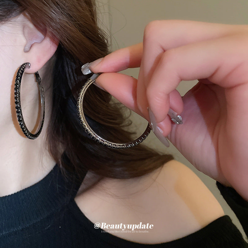 Orecchini a Cerchio da Donna in Rame con Strass Rotondi Geometrici e Fascino Minimalista di Lusso