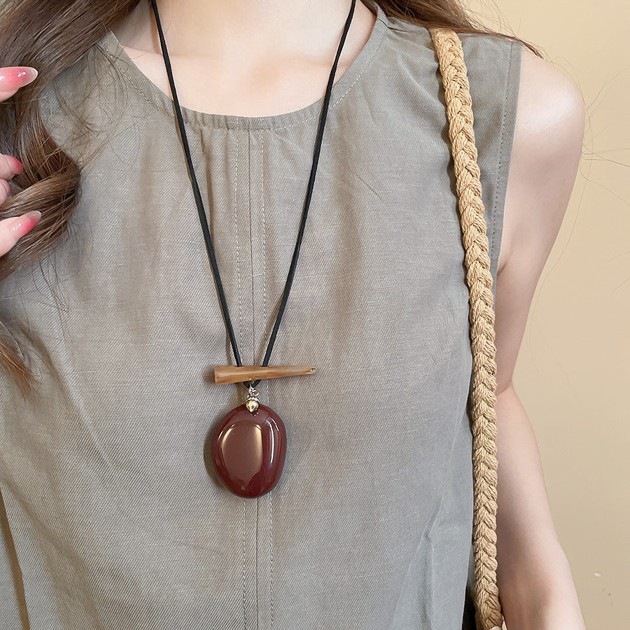 Collana con ciondolo geometrico in acrilico stile retrò da donna con charm in lega, fatta a mano, catena a strati alla moda minimalista