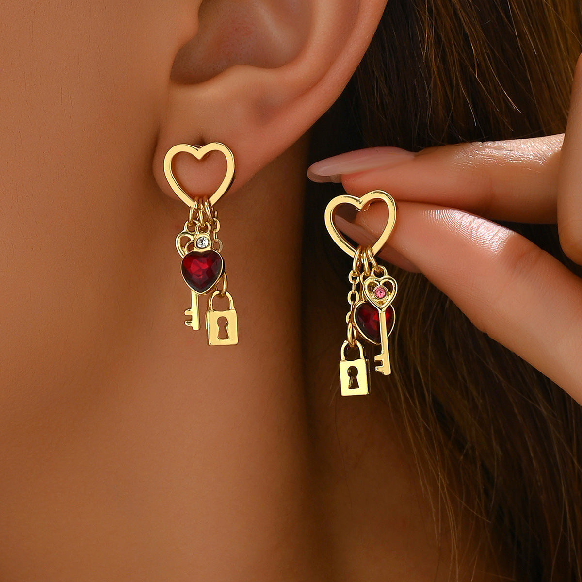 Pendientes de aleación con forma de corazón, diseño minimalista francés, con incrustaciones de diamantes de imitación para mujer