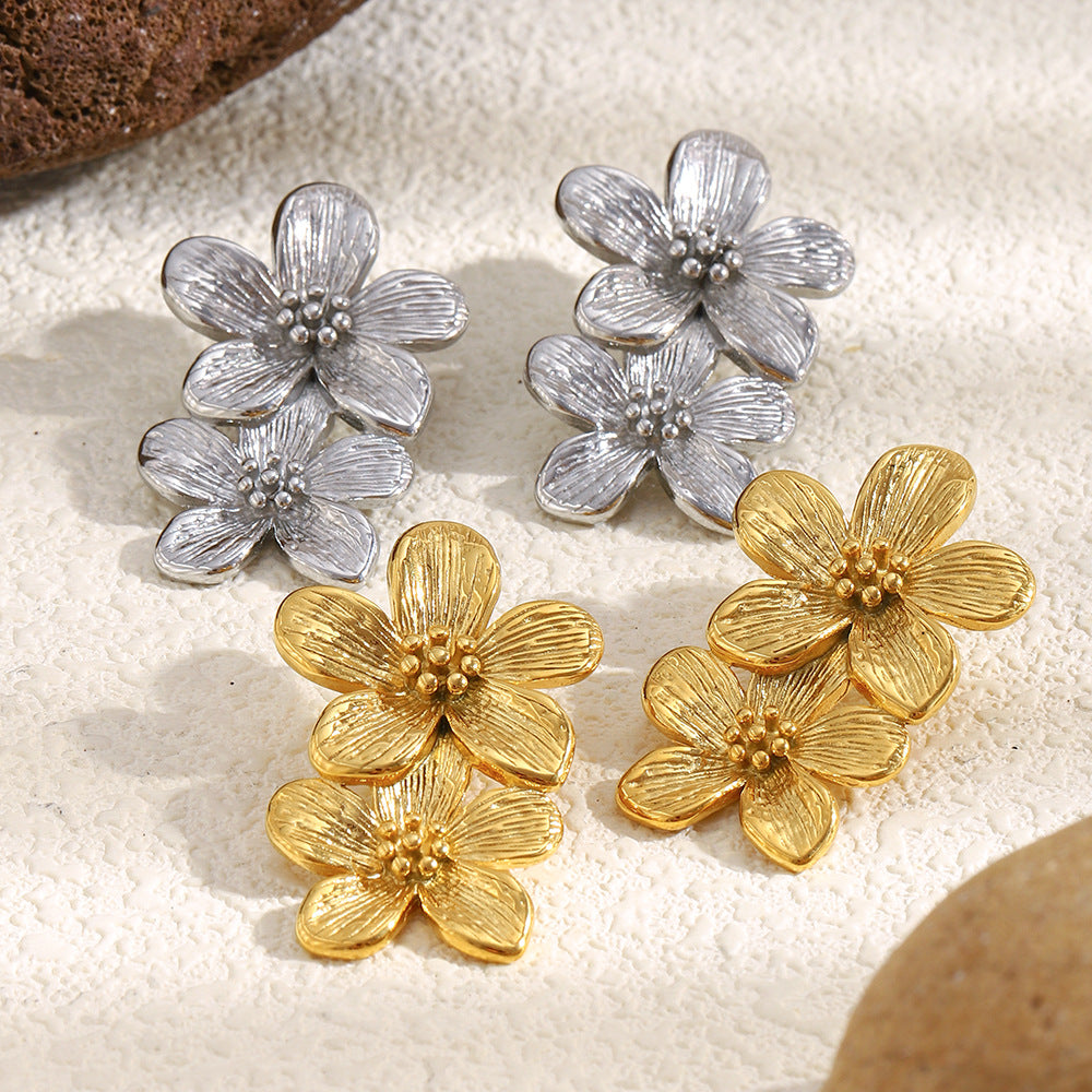 Minimalist Floral Stainless Steel Earrings with 18K Gold Plating for Women — Vintage Double-Bloom Design, Lightweight Luxury Studs