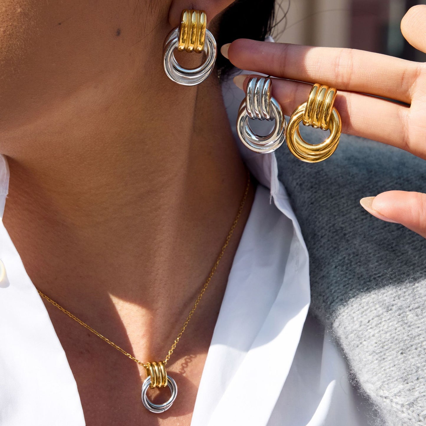 Conjunto de collar y pendientes minimalistas geométricos de acero de titanio con acabado chapado para mujer