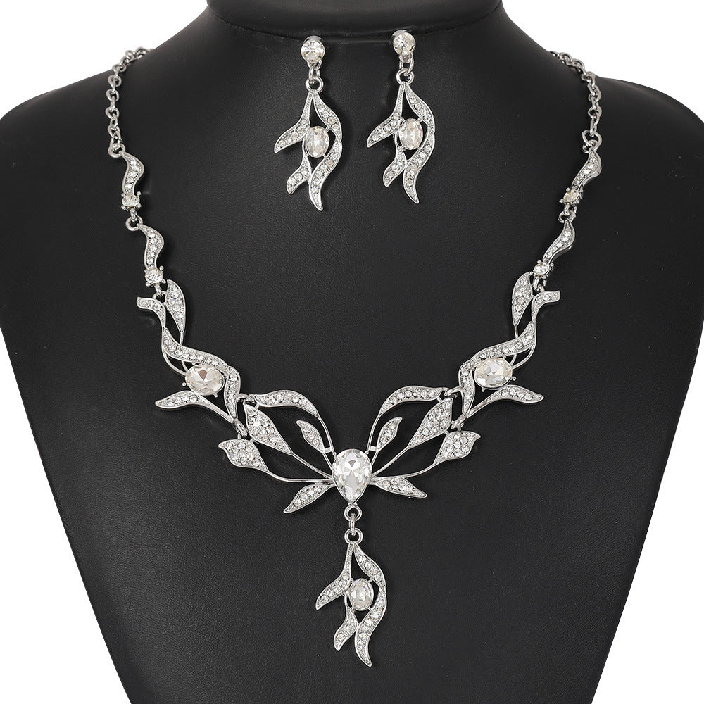 Original Design Floral Leaf Pendant Necklace Set with Alloy Snake Chain and Matching Earrings for Women