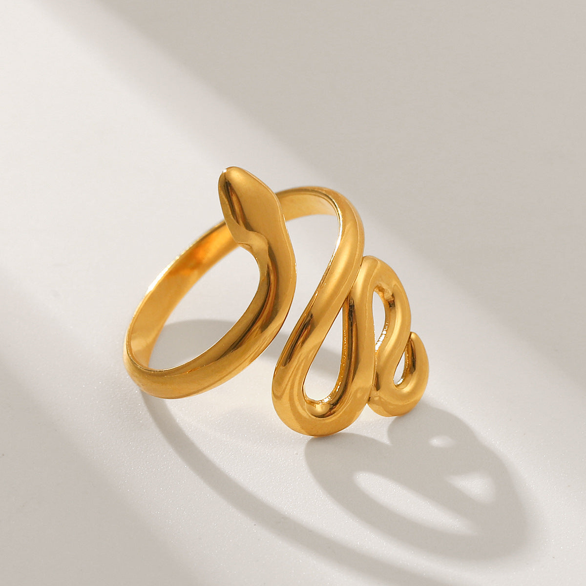 Ins Style Snake Shape Titanium Steel Plated Ring for Women Geometric Animal Design Fashionable Unisex Accessory