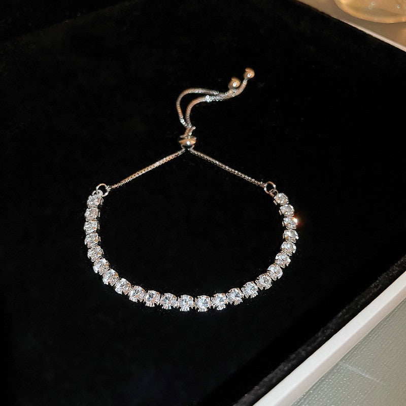 Elegant Heart-Shaped Gold-Plated Zirconia Bracelet for Women with Delicate Luxury Aesthetic