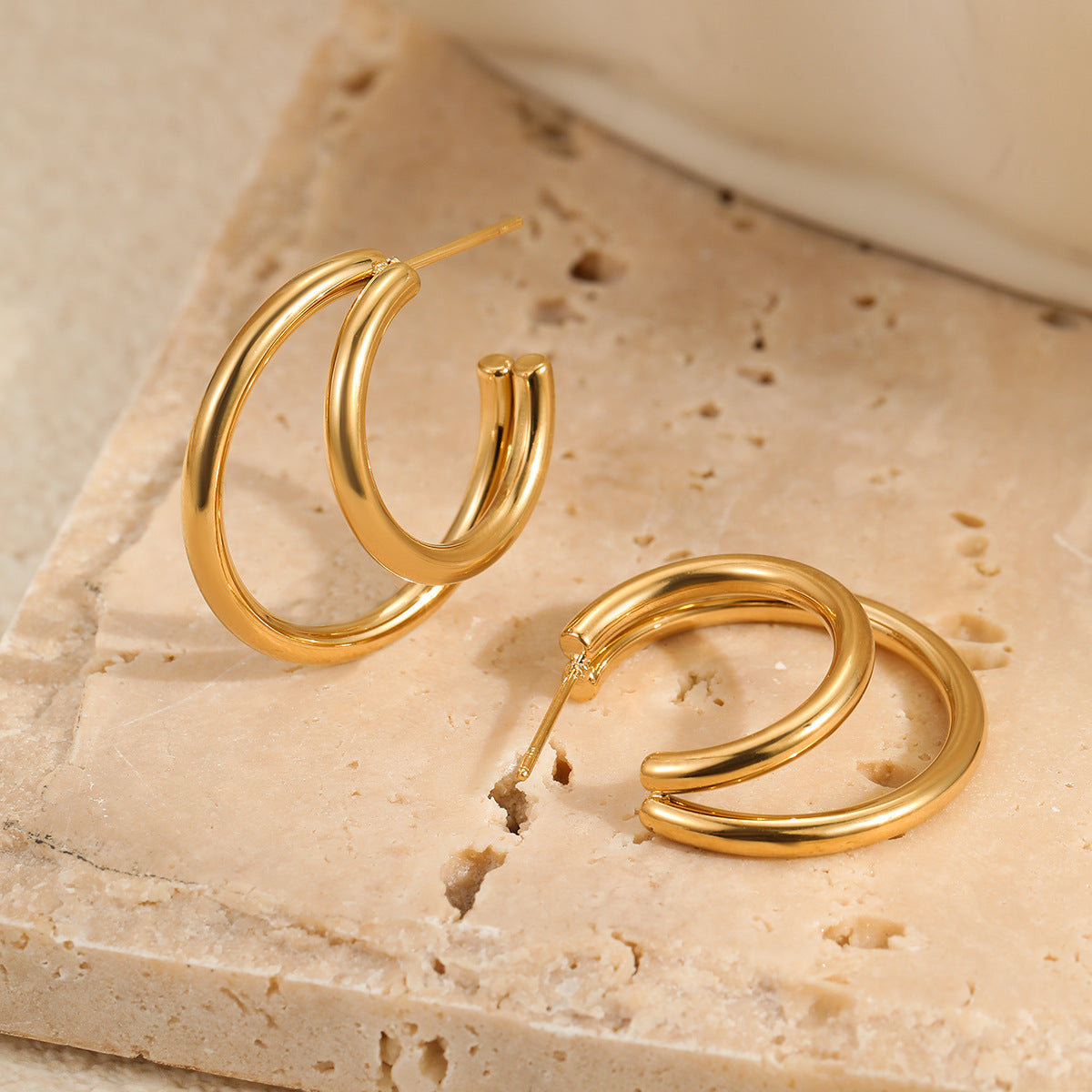 Aretes de Acero Inoxidable en Forma de C de Doble Capa Geométrica Minimalista para Mujer con Acabado Chapado
