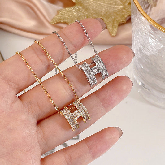 Collar con Colgante de Letra H Geométrica Minimalista de Lujo para Mujer en Acero Inoxidable con Baño de Oro, Estilo Cadena Ondulada