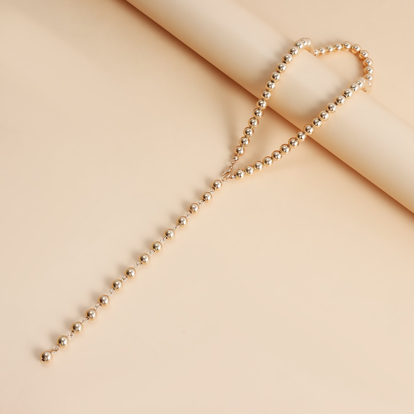 Vintage Geometric Beaded Necklace for Women with Plastic Resin Beads Electroplated Alloy Pendant and Long Tassel Chain