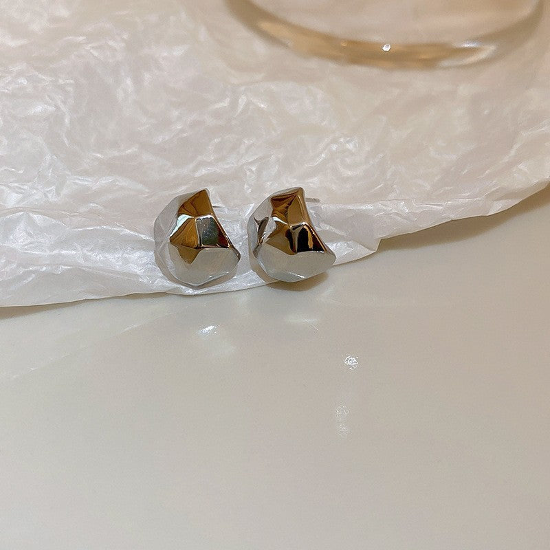 Aretes Geométricos Minimalistas de Cobre con Acabado Chapado para Mujer Pendientes Modernos y Versátiles