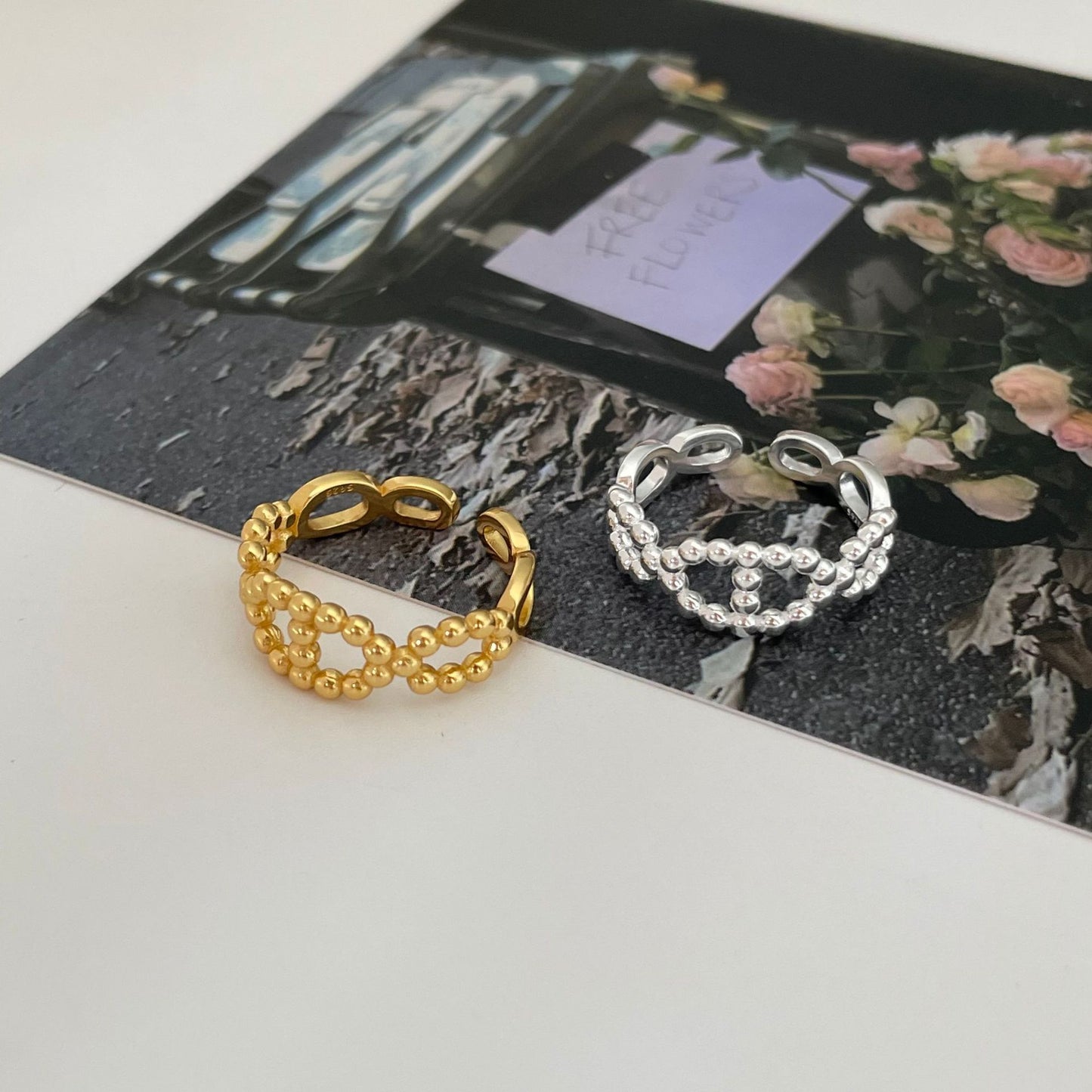 Anillo Minimalista de Plata con Diseño de Letra para Mujer, Anillo Ajustable de Dedo de Plata de Ley 925 con Banda Geométrica Ovalada