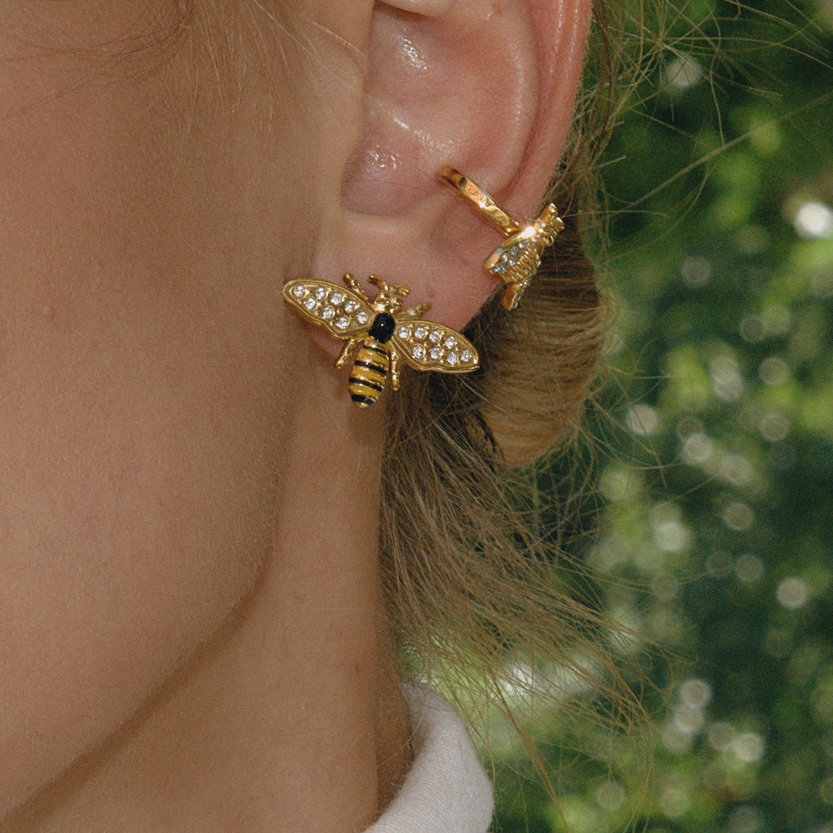 Conjunto de collar con colgante de abeja de acero inoxidable a la moda con temática de insectos, pendientes y pulsera de acero chapado en titanio para mujer