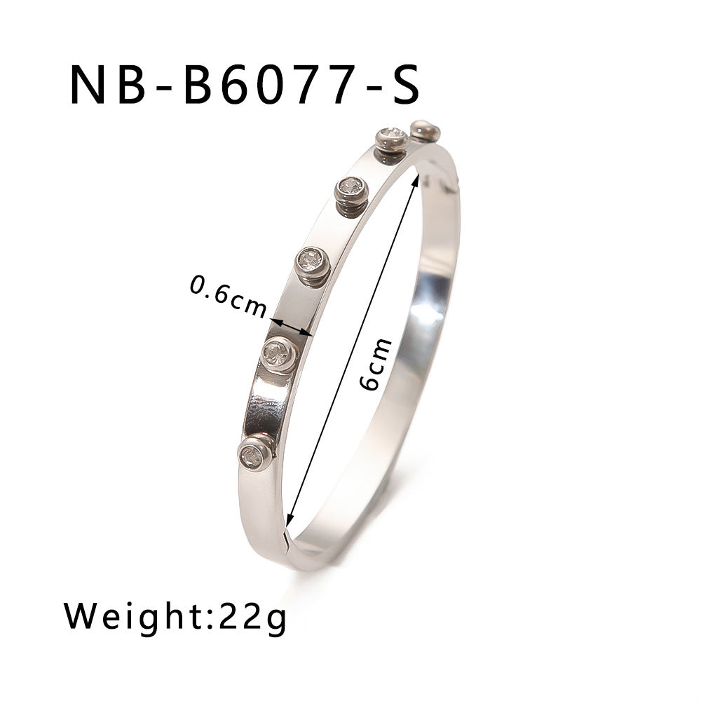 Geometric Heart-Shaped Titanium Steel Bracelet with Zircon Inlays Plated in 18K Gold for Women
