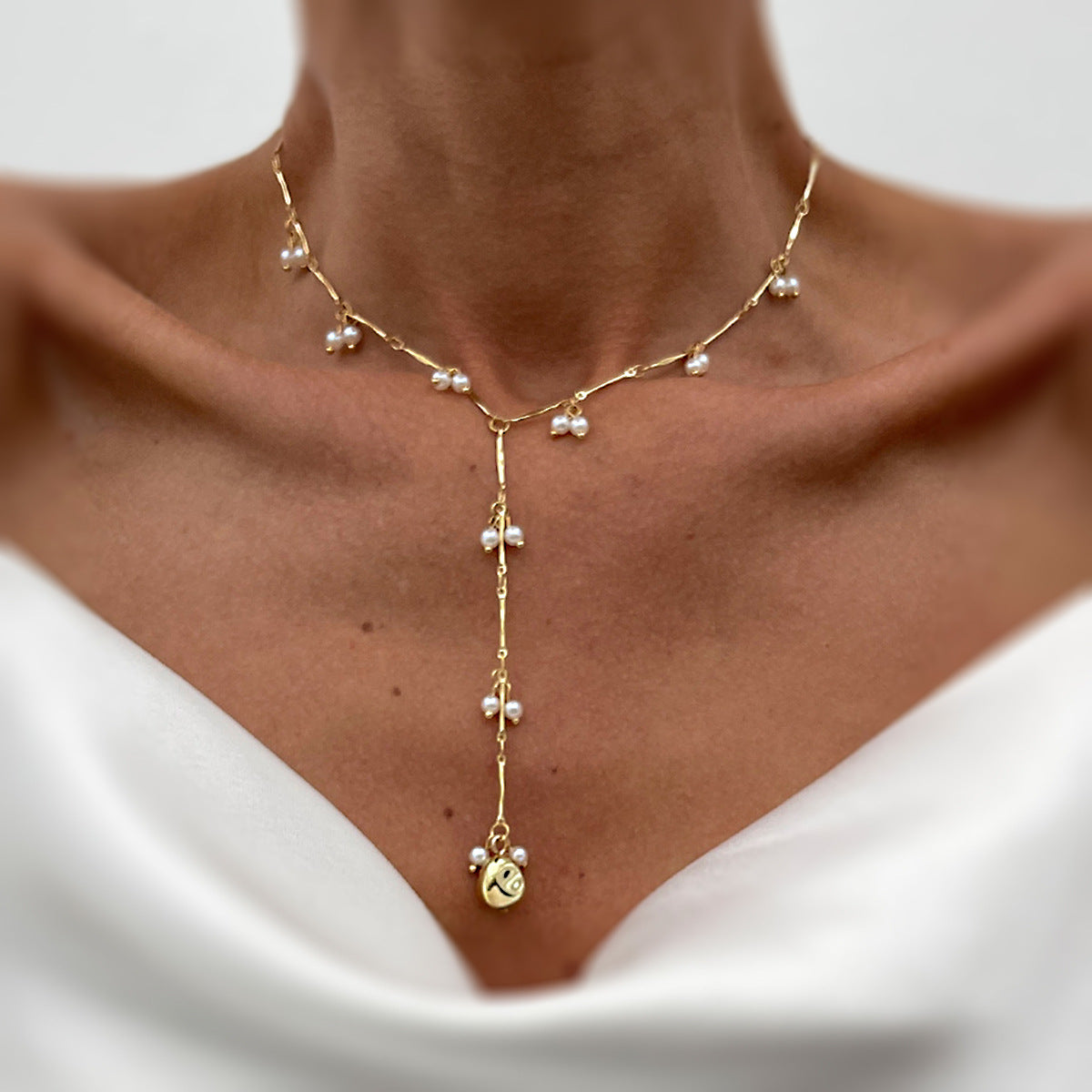 Minimalist French Vintage Liquid Drop Pendant Necklace with Imitation Pearl and Plated Copper Chain in Y-Shape with Fringe Detail
