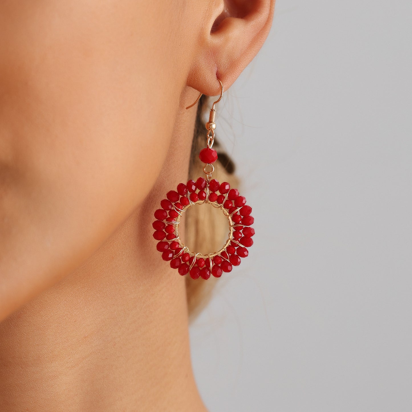 Pendientes de aro tejidos de cristal coloridos para mujer con forma geométrica y acabado galvanizado