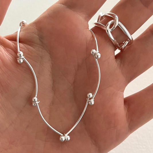 Bracciale Minimalista in Argento Sterling S925 Pieghevole con Dettagli Geometrici a Palline e Lineari per Donna