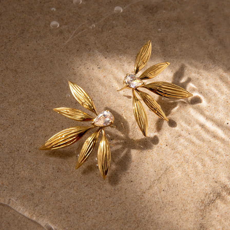 Aretes de lujo geométricos de hoja, chapados en oro de 18 quilates, de acero inoxidable con circonita para mujer