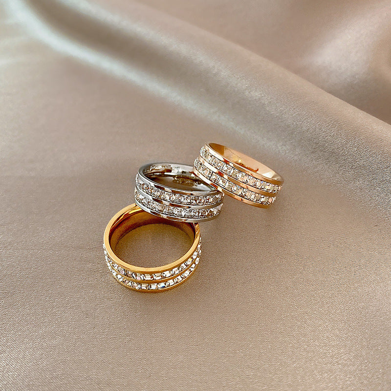 Anello Minimalista Geometrico in Acciaio al Titanio con Zirconi per Uomo e Donna, Anello di Moda Placcato Sottovuoto