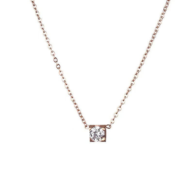 Collana con Pendente Minimalista da Donna in Acciaio al Titanio Placcato Oro Rosa, con Forma Geometrica e Dettaglio Lettera, Stile Catena Snake