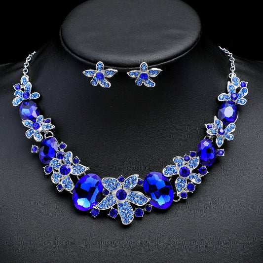 Conjunto de collar con colgante de flores y hojas vintage exageradas con incrustaciones de pedrería en cadena O de aleación, joyería para mujer