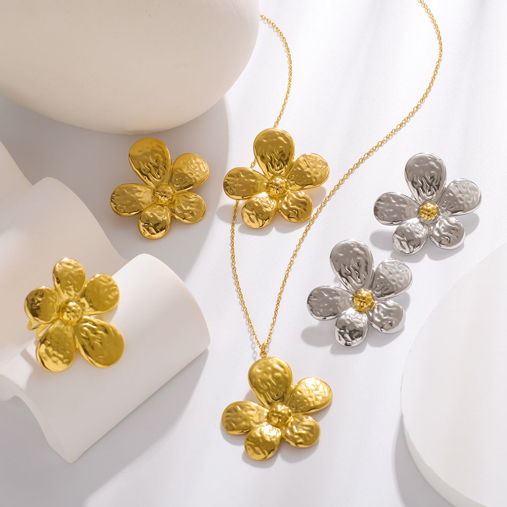 Set collana con pendente floreale stile Ins con catena in acciaio inossidabile e finitura placcata oro 18K da donna