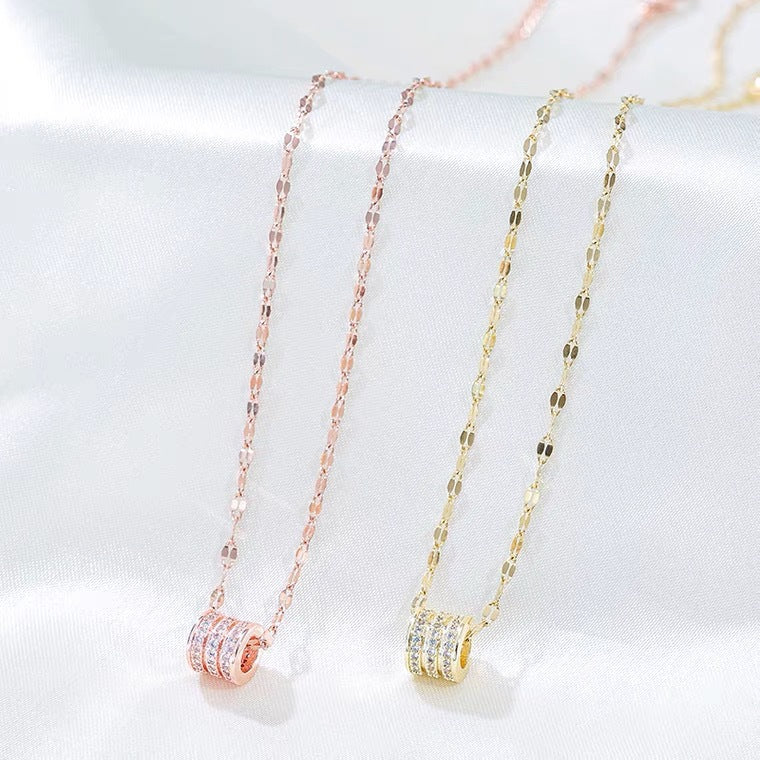 Collana Minimalista da Donna Placcata in Acciaio al Titanio con Strass a Forma di Vita