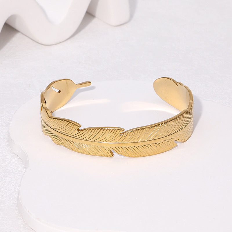 Braccialetto Minimalista da Donna in Acciaio Inossidabile a Forma di Foglia con Placcatura in Oro 18K