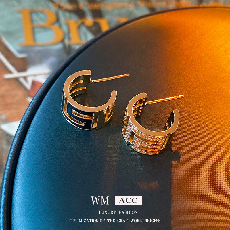 Asymmetrical C-Shaped Gold-Plated Alloy Earrings with 925 Silver Posts for Women, Minimalist Letter Design Fashion Ear Studs