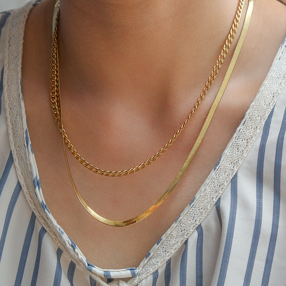 Collana da donna a triplo strato con catena snake in acciaio inossidabile geometrica e minimalista, placcata in acciaio al titanio