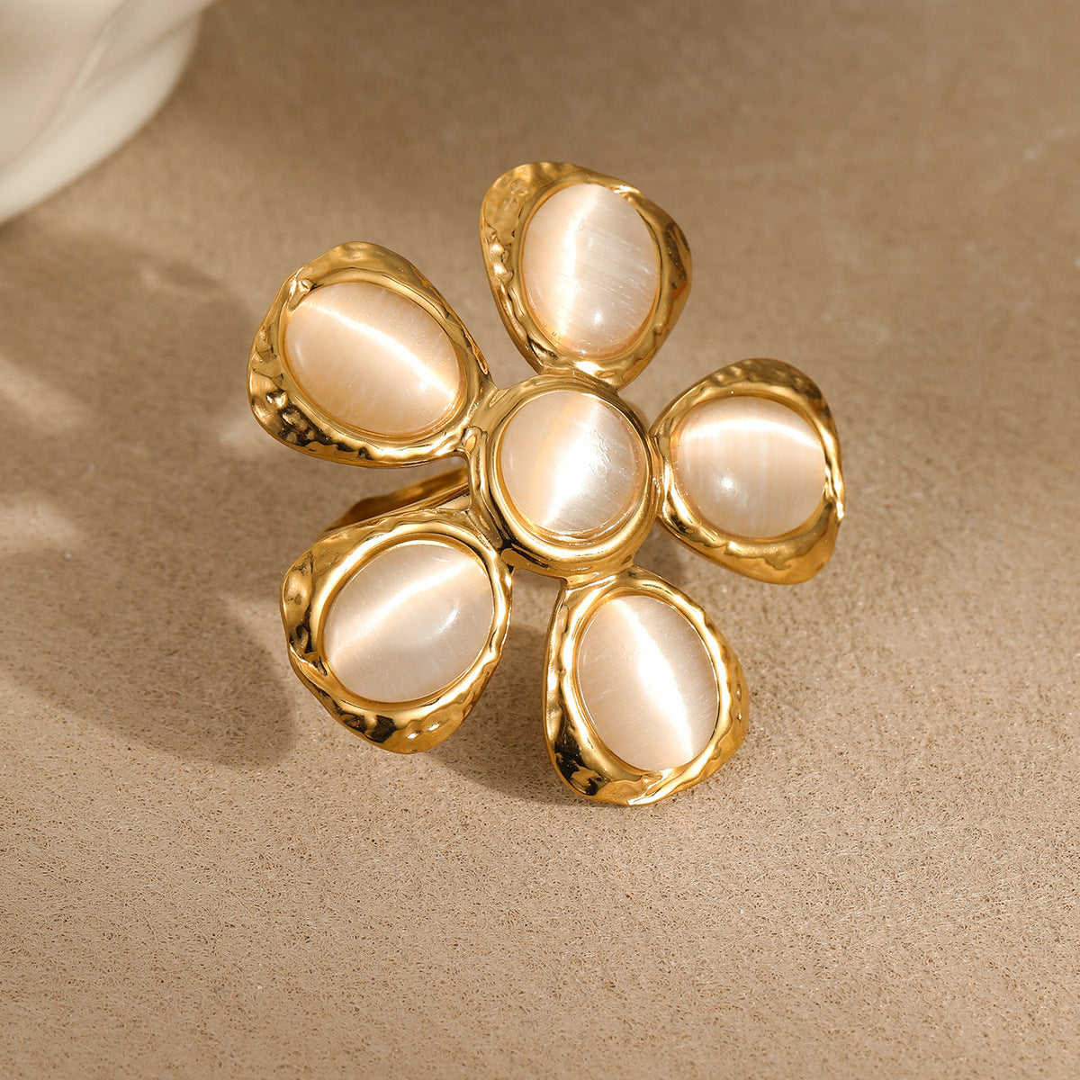 Vintage 18K Gold Plated Stainless Steel Hammered Cat Eye Flower Earrings for Women