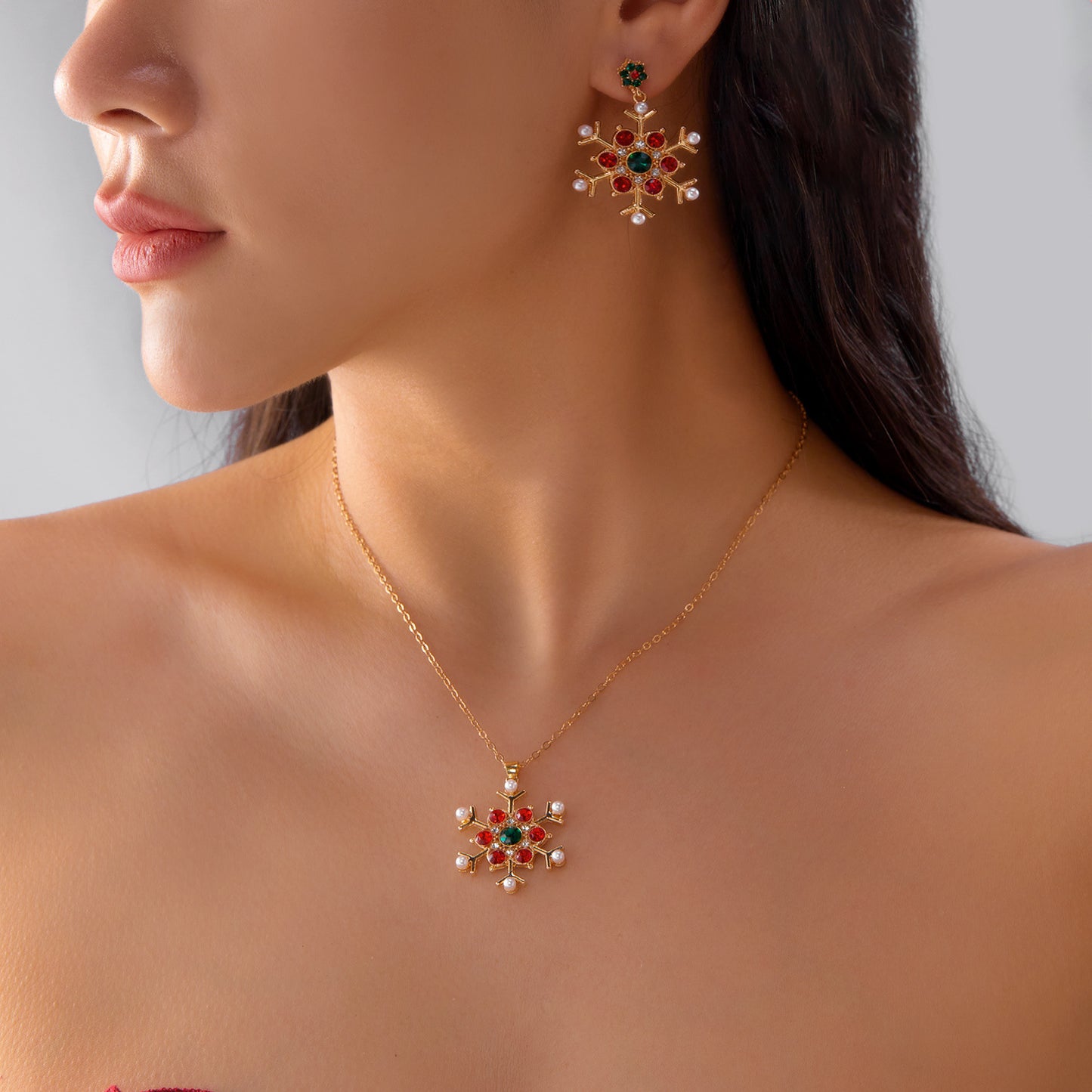 Juego de collar con colgante de copo de nieve navideño con incrustaciones de pedrería en aleación con acabado galvanizado para uso unisex