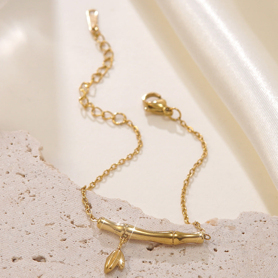 Elegante collana geometrica in acciaio inossidabile placcato oro con motivo bambù da donna