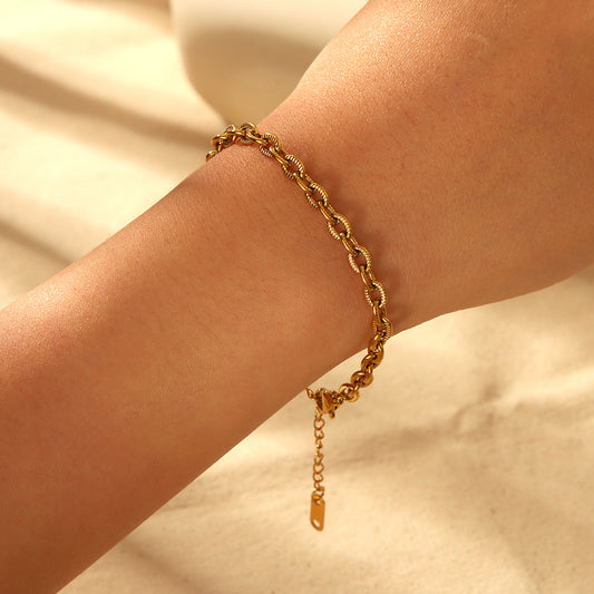 Minimalist Geometric Stainless Steel O-Chain Bracelet with 18K Gold Plating and Titanium Steel Accents