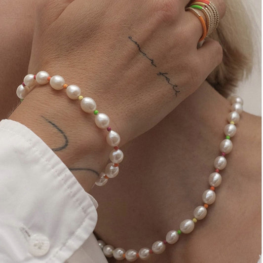 Braccialetto Minimalista Geometrico con Perle da Donna, Accessorio di Moda Fatto a Mano per Primavera ed Estate