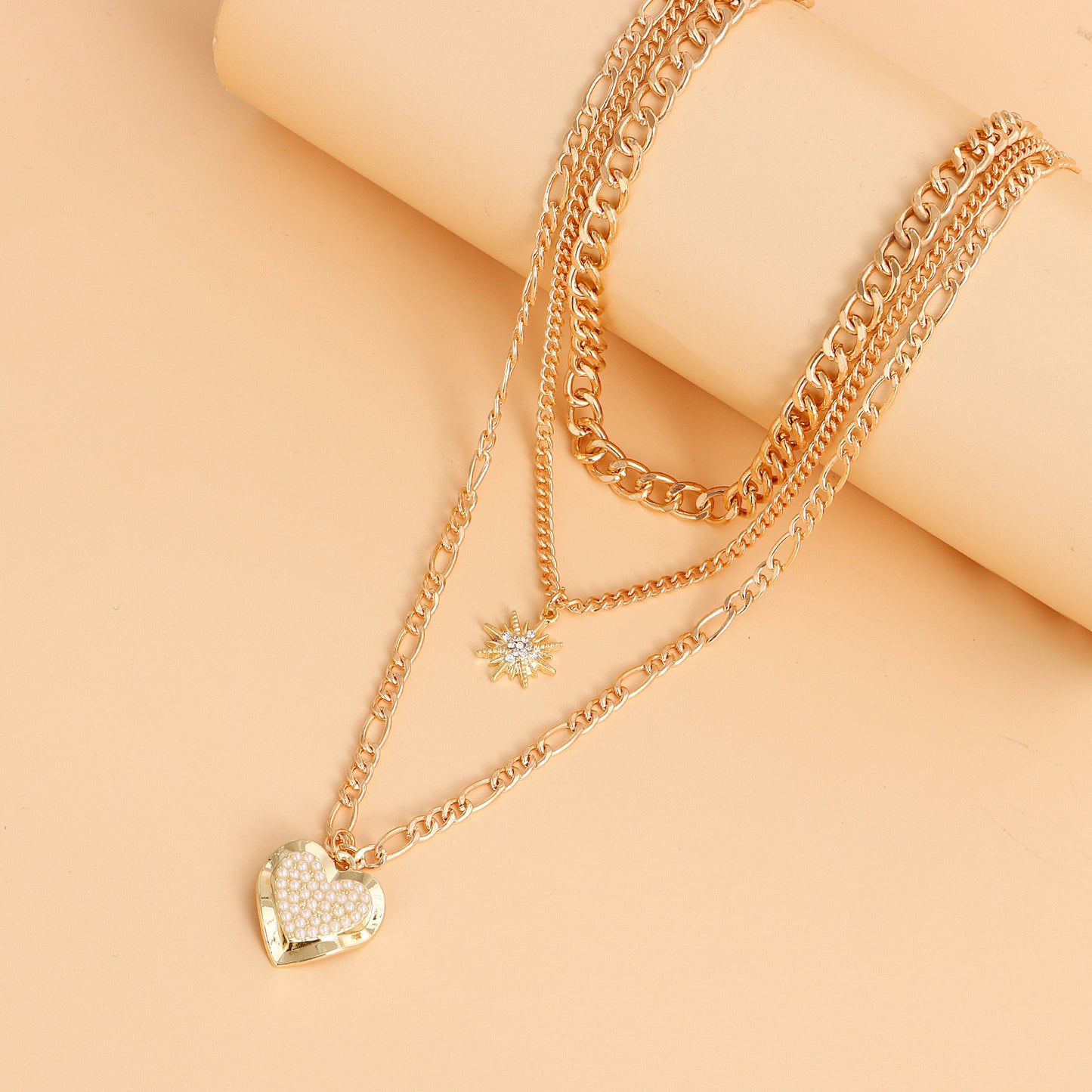 Punk Style Heart-Shaped Alloy Pendant Necklace for Women with Plated Finish and Clavicle Chain