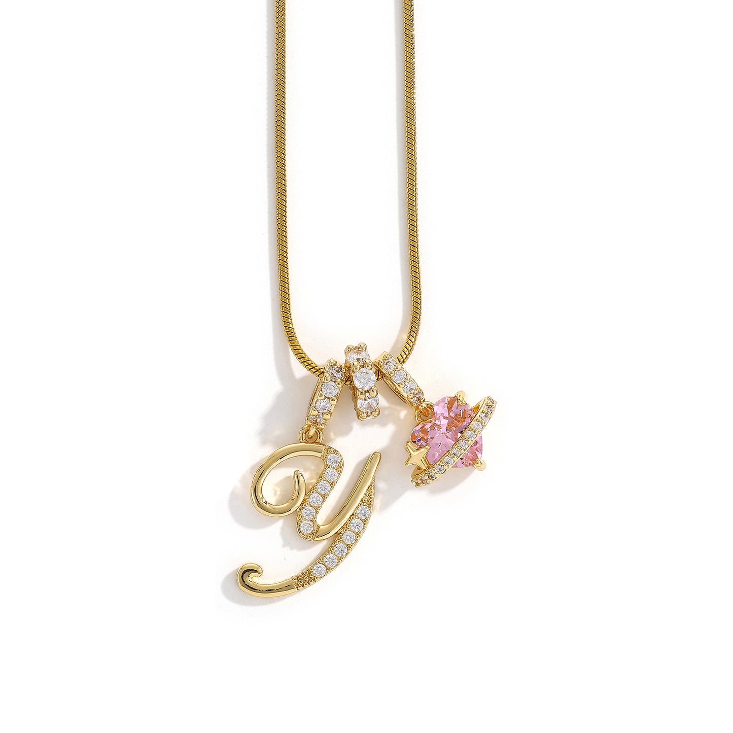 Collana con ciondolo a lettera minimalista in rame con intarsio di zirconi dal design geometrico per donna
