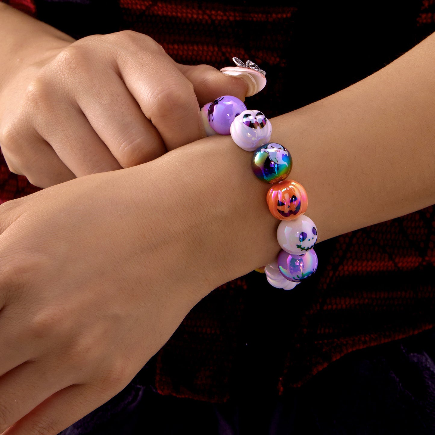 Collar gótico oscuro hecho a mano con cuentas de madera, estampado de murciélago y fantasma, colgante de forma geométrica, joyería unisex de Halloween