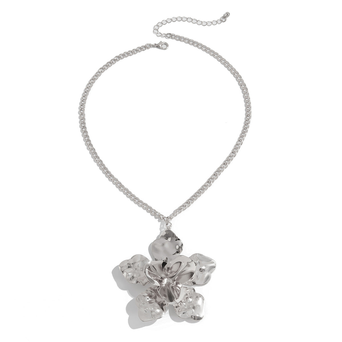 Collana con ciondolo floreale vintage esagerato con design a fiori piegati in metallo 3D e finitura galvanizzata per donna