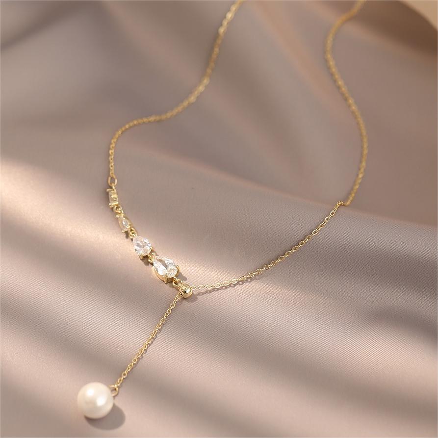 Minimalist Pearl Teardrop Pendant Necklace with Titanium Steel Chain and Rhinestone Accents for Women and Men