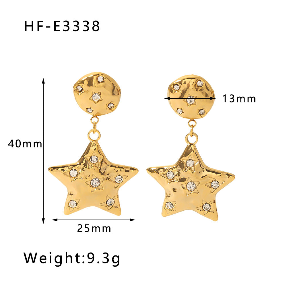 Orecchini minimalisti a forma di stella in acciaio al titanio con intarsio di strass e placcatura sottovuoto in oro 18 carati da donna