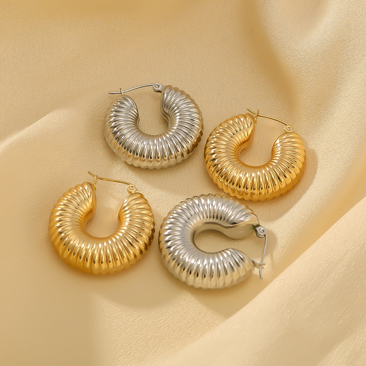 Minimalist U-Shaped Geometric Stainless Steel Hoop Earrings for Women with Vacuum Plated 18K Gold Finish