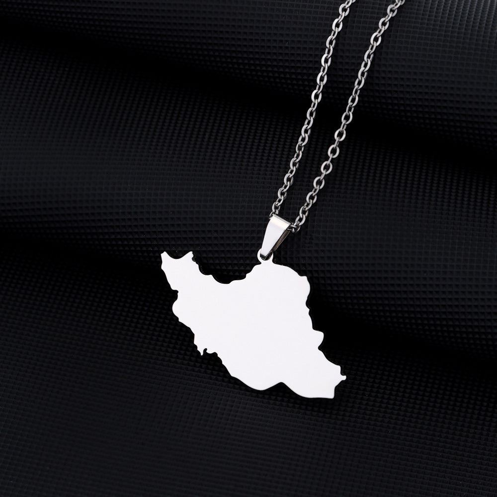Collana con Pendente Geometrico Etnico in Acciaio Inox con Finitura Smaltata su Catena ad Anelli